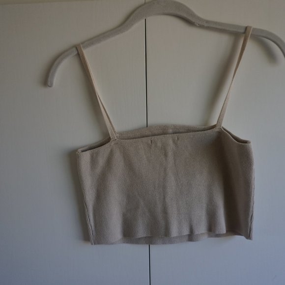 Knit-Style Floral Crop Top - Picture 2 of 2